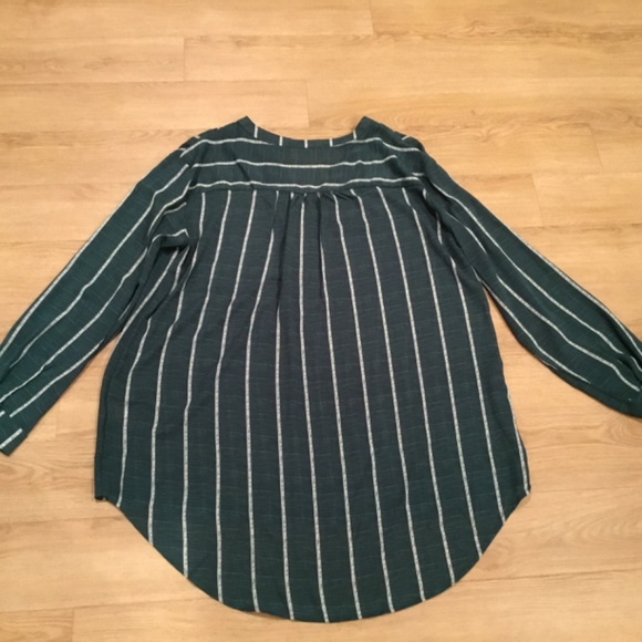 Women’s Plus Size Oversized Long Sleeve Blouse - Picture 5 of 6